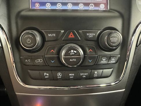 Used 2018 Jeep Grand Cherokee Laredo AWD/4WD image 21
