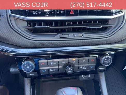 Used 2026 Jeep Compass Latitude w/ Quick Order Package 29K AWD/4WD image 22