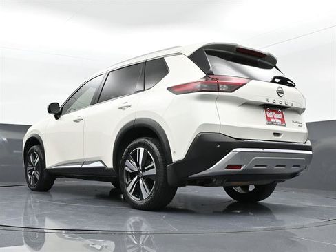 Used 2022 Nissan Rogue Platinum w/ Head-Up Display Package AWD/4WD image 32