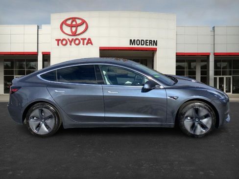 Used 2020 Tesla Model 3 Standard Range Plus image 4