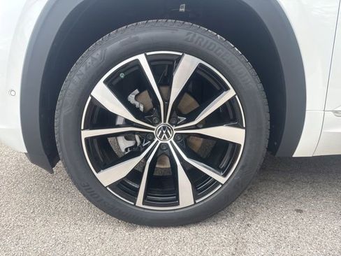 New 2026 Volkswagen Atlas Cross Sport SEL Premium R-Line image 8