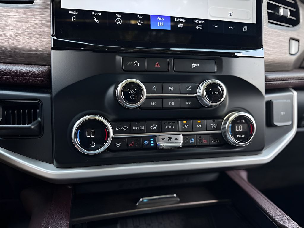 Used 2024 Ford Expedition Max Limited RWD image 9