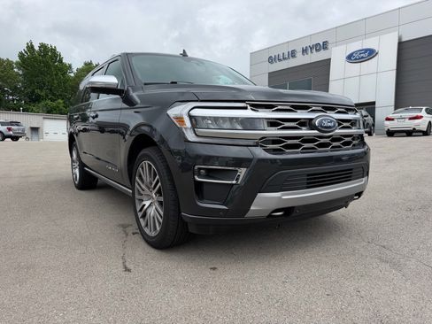 Used 2023 Ford Expedition Platinum AWD/4WD image 4