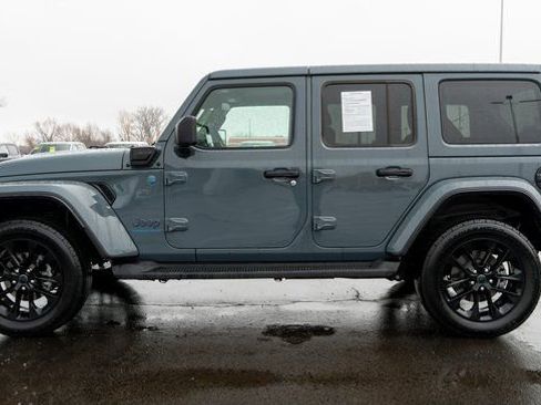 Used 2025 Jeep Wrangler Unlimited Sahara image 9