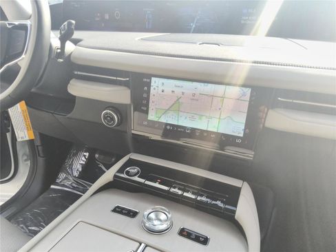 New 2026 Lincoln Navigator L Premier AWD/4WD image 26
