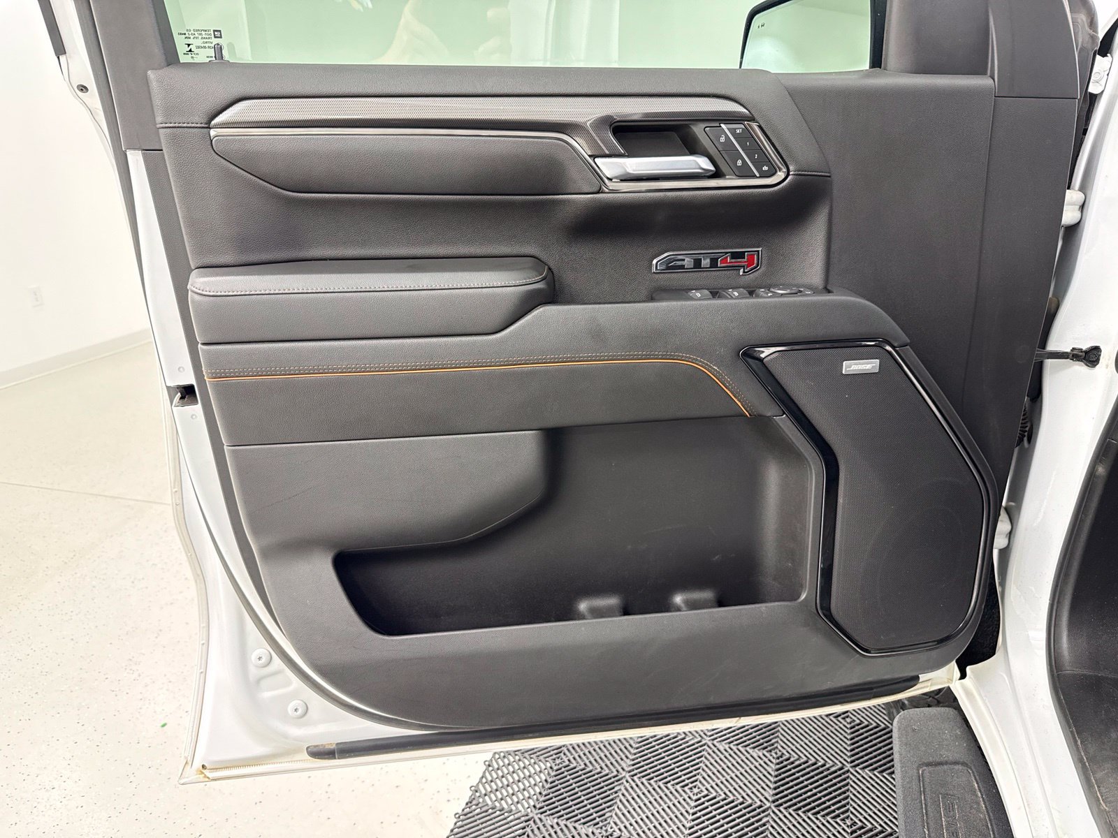 Used 2022 GMC Sierra 1500 AT4 w/ AT4 Premium Package AWD/4WD image 14