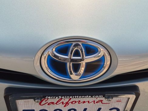 Used 2016 Toyota Prius Two FWD image 9