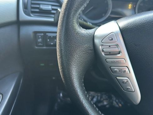 Used 2013 Nissan Sentra SR w/ Premium Pkg FWD image 32