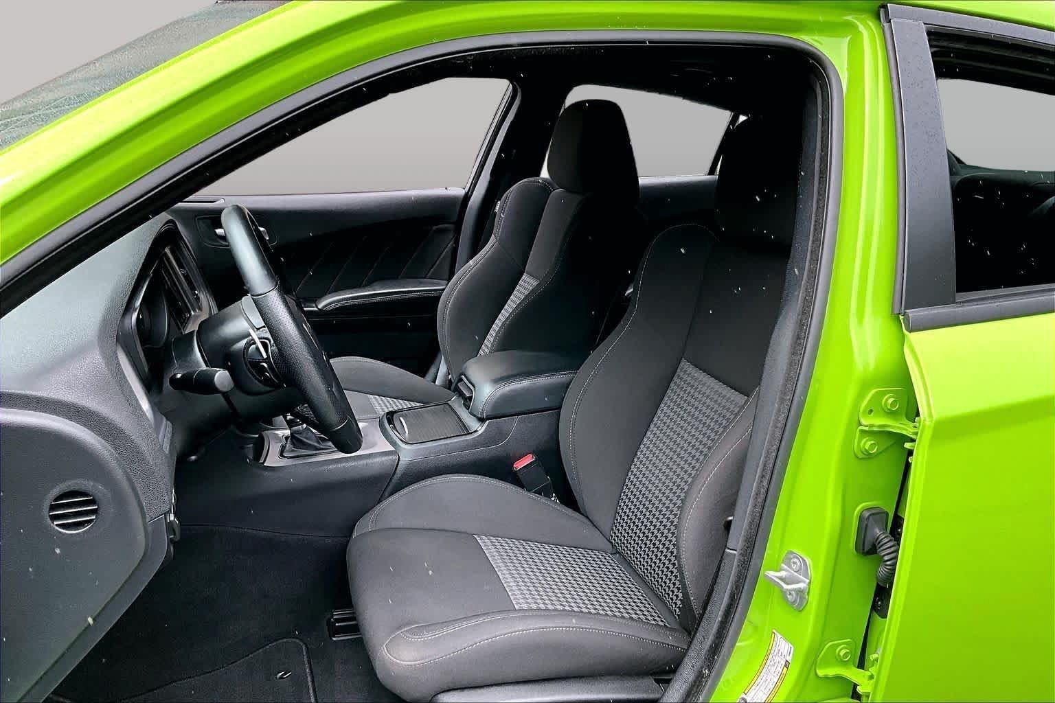 Used 2023 Dodge Charger R/T w/ Blacktop Package RWD image 8