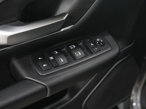 Used 2019 RAM 1500 Big Horn AWD/4WD image 18