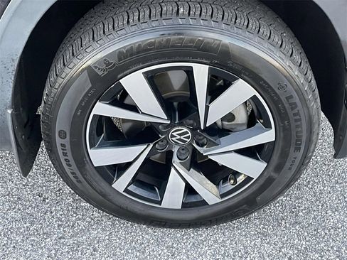 Used 2022 Volkswagen Atlas Cross Sport SE image 10