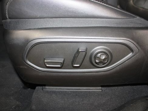 Used 2025 Jeep Grand Cherokee Altitude AWD/4WD image 17