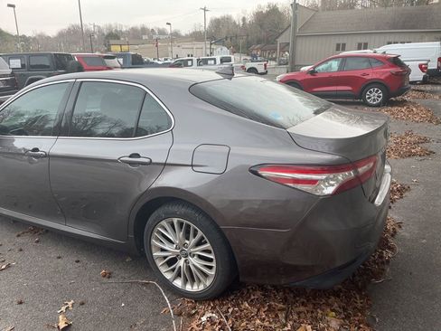Used 2018 Toyota Camry XLE w/ Audio Package image 7
