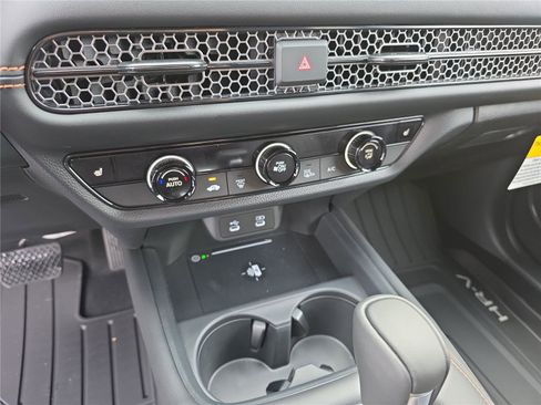 New 2026 Honda HR-V Sport image 22