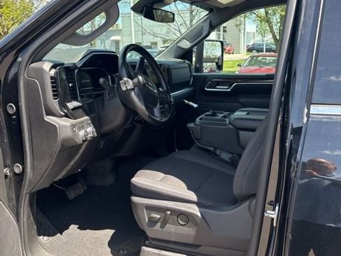 Used 2024 GMC Sierra 2500 SLE w/ SLE Value Package; AWD/4WD image 5