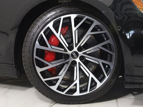 Used 2025 Audi S8 image 22