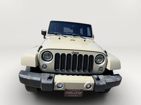Used 2017 Jeep Wrangler Unlimited Sahara w/ Connectivity Group AWD/4WD image 15