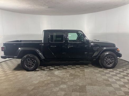 Used 2021 Jeep Gladiator Sport image 5