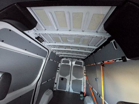 Used 2022 Mercedes-Benz Sprinter 2500 image 33