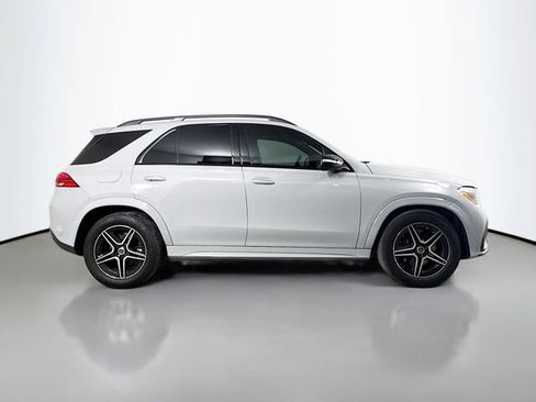 Used 2025 Mercedes-Benz GLE 450e 4MATIC image 4