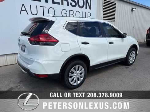 Used 2017 Nissan Rogue S AWD/4WD image 4