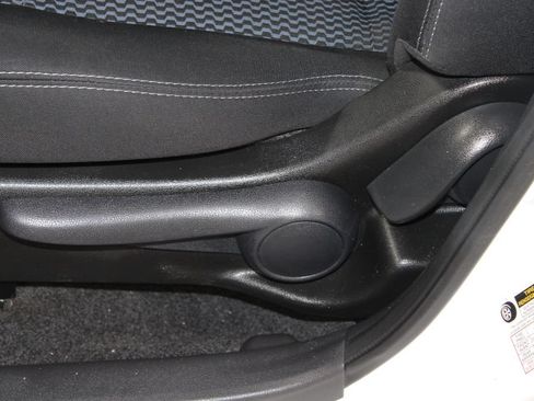 Used 2014 Nissan Versa Note SV FWD image 15