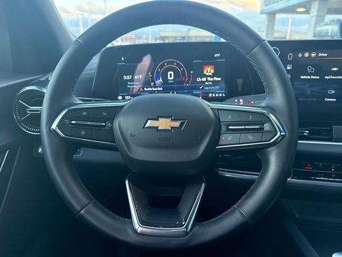 Used 2025 Chevrolet Equinox LT image 17