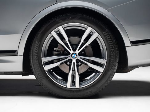 Used 2024 BMW X7 xDrive40i w/ M Sport Package AWD/4WD image 21