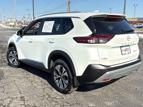 Used 2023 Nissan Rogue SV w/ SV Premium B Package image 5