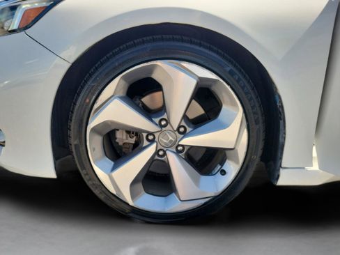 Used 2018 Honda Accord Touring image 33