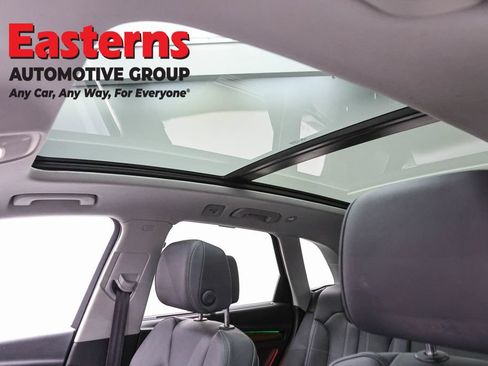 Used 2023 Audi Q5 Prestige w/ Prestige Package AWD/4WD image 38