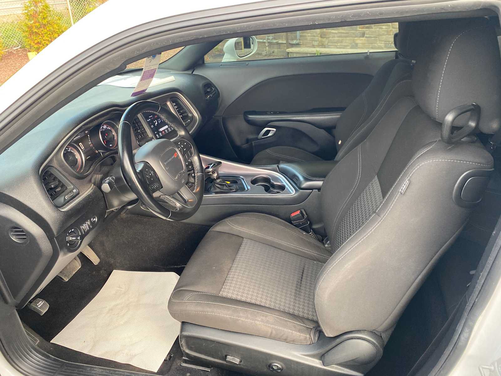 Used 2021 Dodge Challenger SXT w/ Driver Convenience Group RWD image 11