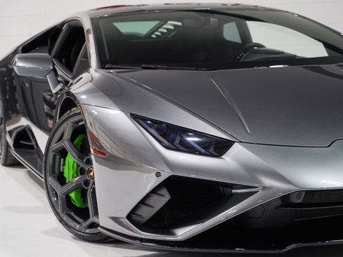 Used 2022 Lamborghini Huracan EVO RWD image 25