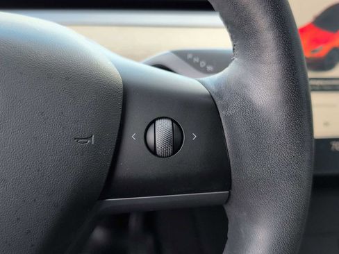 Used 2021 Tesla Model Y Long Range image 24