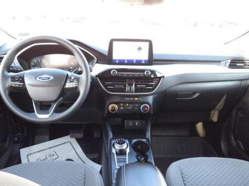 Certified 2021 Ford Escape SE image 2