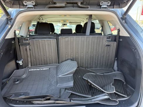 Used 2020 Toyota Highlander LE AWD/4WD image 24