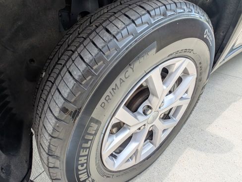 Used 2022 Jeep Grand Cherokee Limited image 40