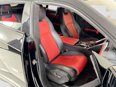 Used 2020 Lamborghini Urus image 31