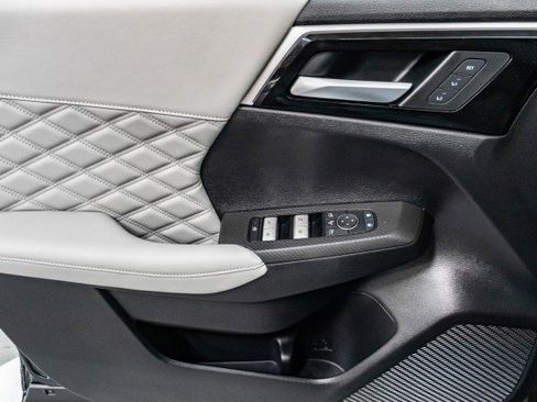 New 2025 Mitsubishi Outlander SEL image 15