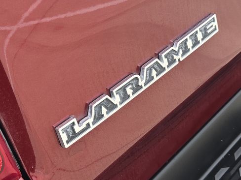 Used 2024 RAM 1500 Laramie AWD/4WD image 12