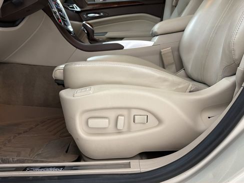 Used 2014 Cadillac SRX Luxury w/ Driver Awareness Package image 21