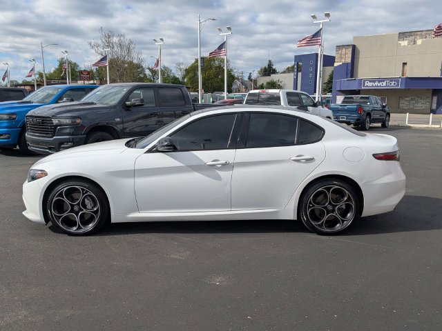 Used 2025 Alfa Romeo Giulia AWD image 3