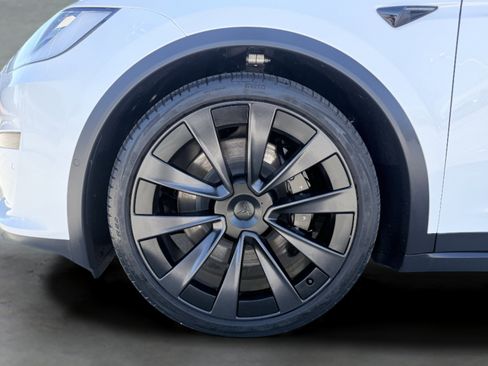 Used 2023 Tesla Model X AWD/4WD image 16