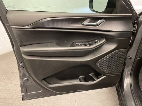 Certified 2025 Jeep Grand Cherokee Laredo X w/ Trailer Tow Package image 20