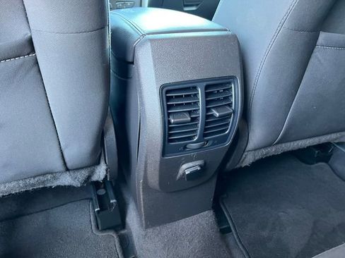 Used 2019 Ford Escape SE image 32