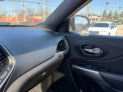 Used 2021 Jeep Cherokee Latitude Lux 80th Anniv w/ Quick Order Package 26U 80TH image 21