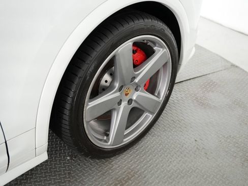 Used 2016 Porsche Cayenne GTS AWD/4WD image 63