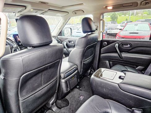 Used 2024 INFINITI QX80 Luxe image 11