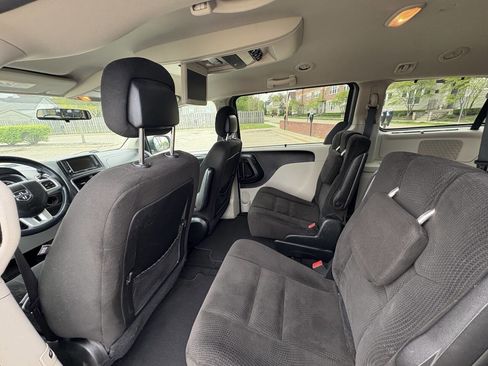 Used 2016 Dodge Grand Caravan SXT w/ Rear Park Assist Package image 71