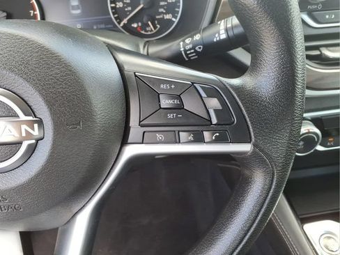 Used 2023 Nissan Altima 2.5 SV FWD image 17